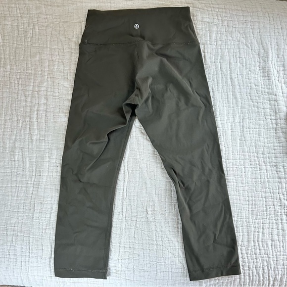 Lululemon - Wunder Under Crop hi-rise 21” Full On Luxtreme - Dark Olive size 6 - Picture 2 of 8